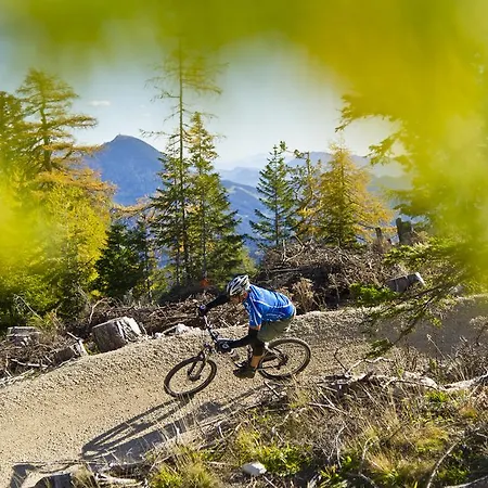 梅利塔度假屋酒店 公寓 *
